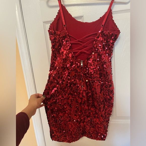 Red Sequins dress - Picture 2 of 2